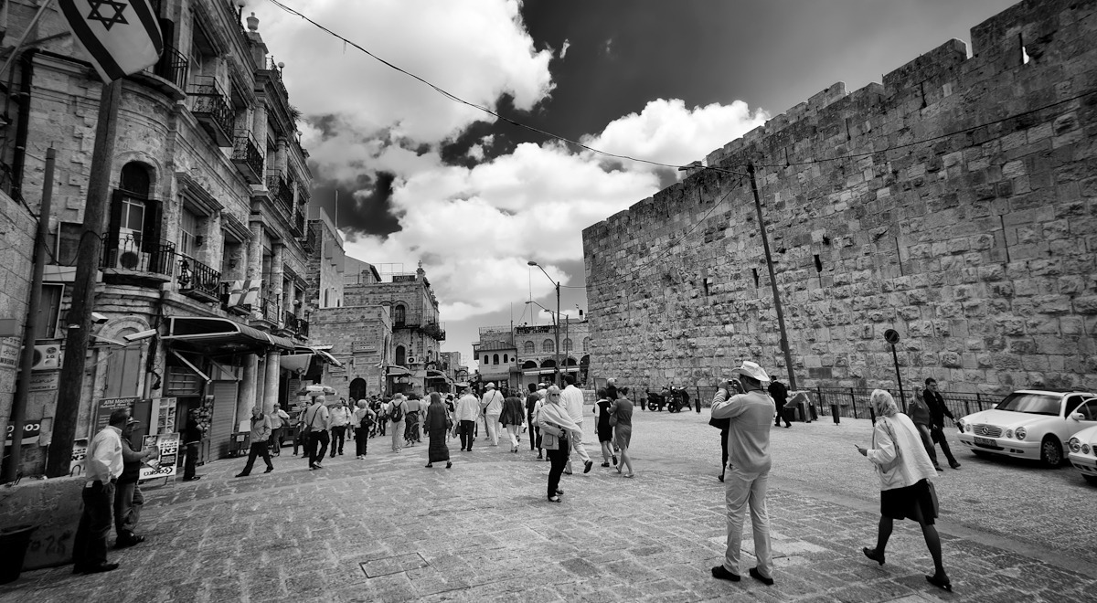 Jerusalem Walks: Photo in Memory