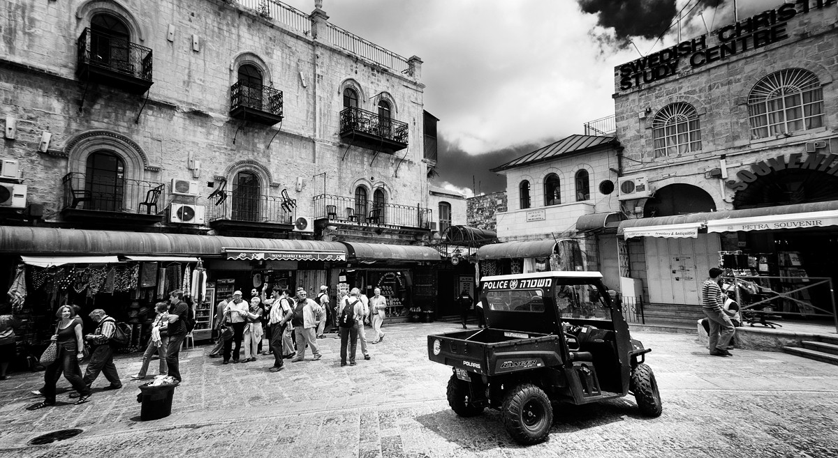 Jerusalem Walks: Police at Yaffa Gate